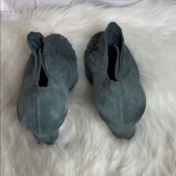 Audley London Blue Suede Ruched Heels Sz 40/9 - Picture 3 of 6